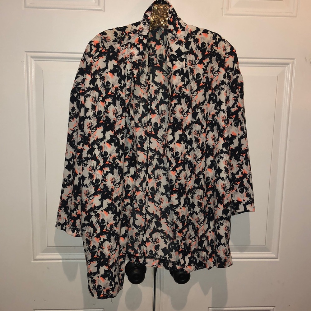 Lightweight jacket - Picture 2 of 7